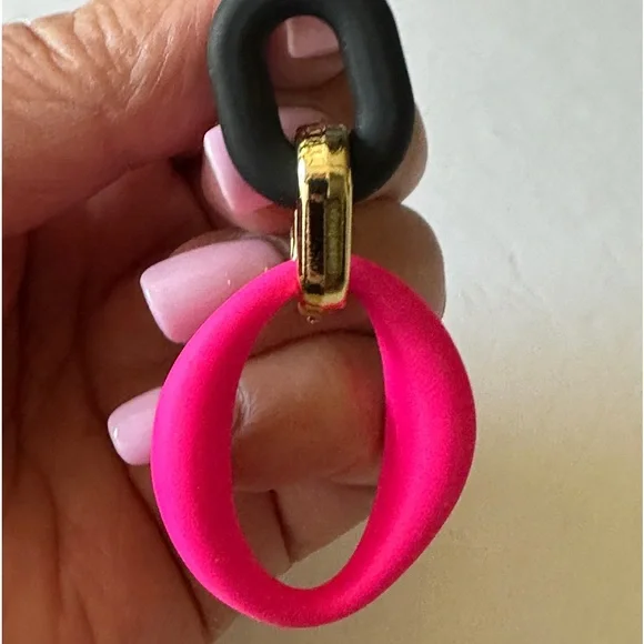 NWT Colourful Acrylic Hollow Earrings. - Picture 3 of 4